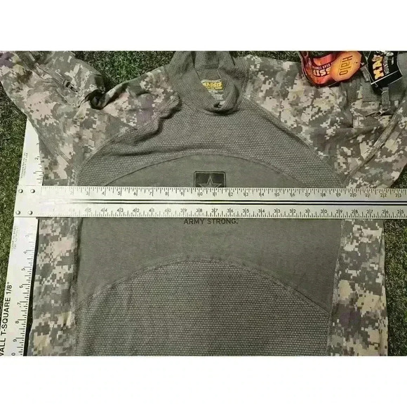 Massif Army Combat Shirt Mens XL Green Digital Camo Stretch Compression NWT - Picture 6 of 8